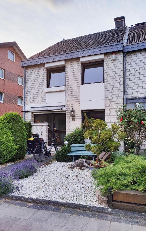 Spacious & Comfortable Guestrooms W Private Bathrooms Near Koelnmesse & Lanxess Arena, Free Parking, Highspeed Wifi Exteriér fotografie